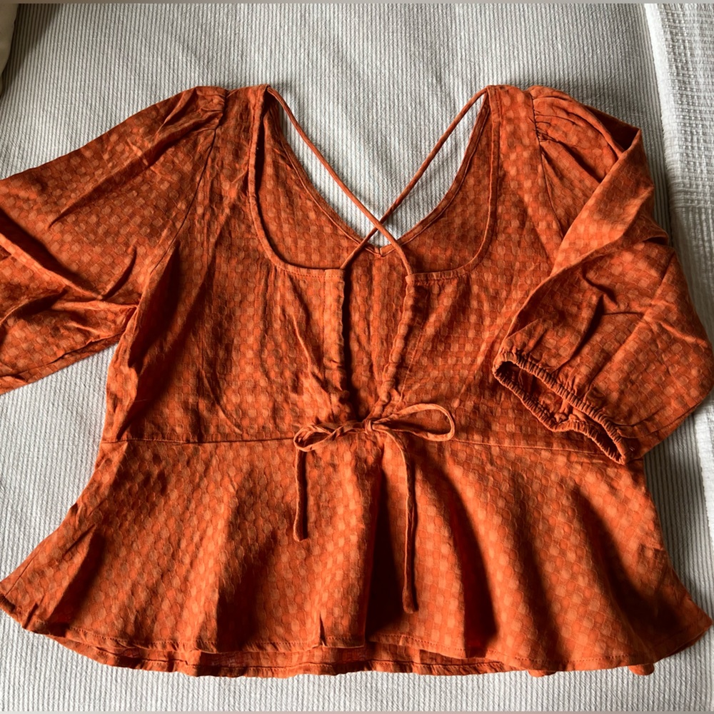 Millibon Rust Colored 3/4 Sleeve Open Back Top - image 2